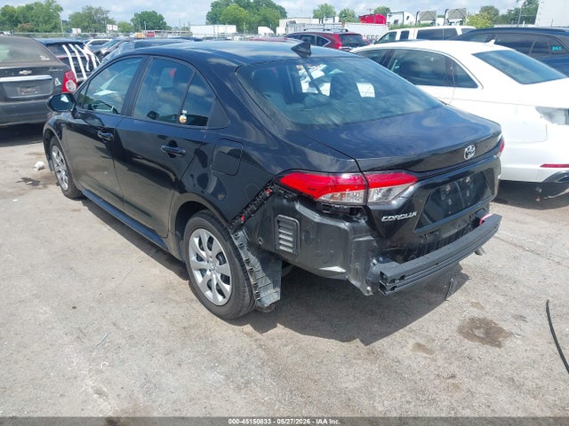 2022 Toyota COROLLA LE photo 3