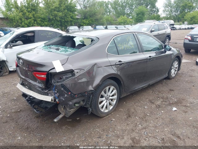 2018 Toyota CAMRY LE — фото 4