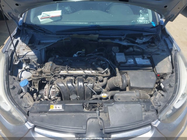 صورة 10 لـ 2015 Hyundai ELANTRA LIMITED
