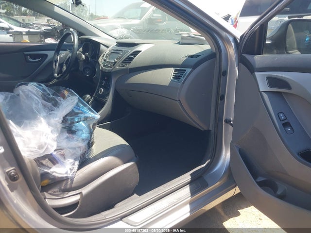 صورة 5 لـ 2015 Hyundai ELANTRA LIMITED