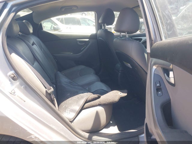 صورة 8 لـ 2015 Hyundai ELANTRA LIMITED