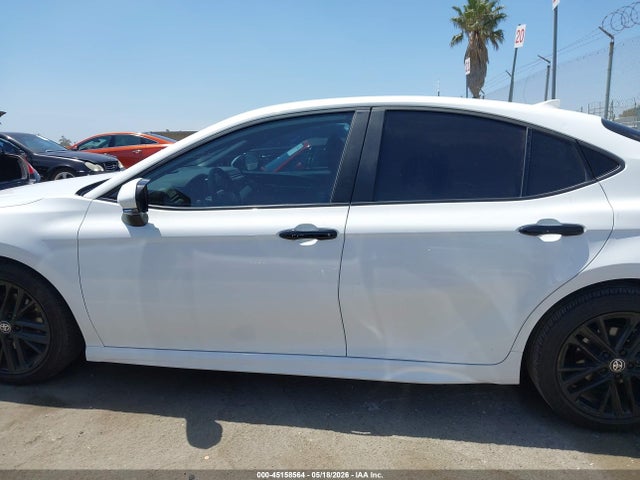 2025 Toyota CAMRY SE thumbnail 14