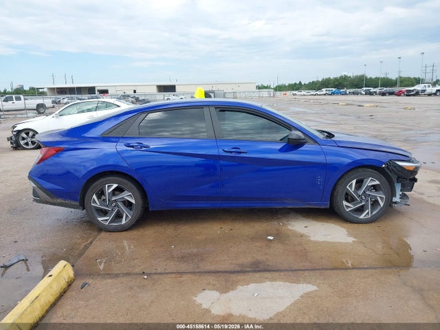 صورة 14 لـ 2025 Hyundai ELANTRA SEL SPORT