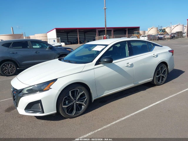 2025 Nissan ALTIMA SR FWD photo 2