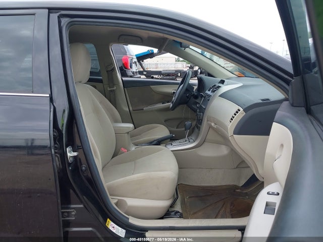 2013 Toyota COROLLA LE 照片 5