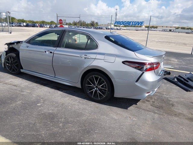 2024 Toyota CAMRY SE photo 3