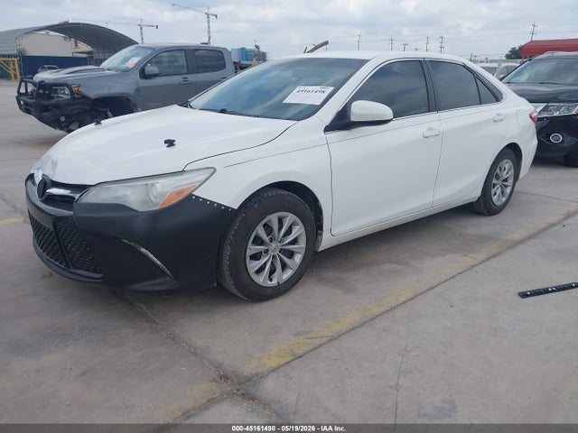 2016 Toyota CAMRY LE — фото 2