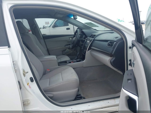 2016 Toyota CAMRY LE photo 5