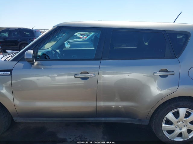 2015 KIA SOUL + thumbnail 15