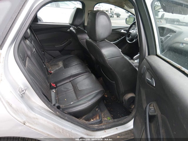 FORD FOCUS TITANIUM - 8