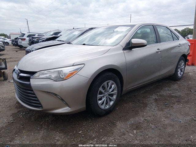 2016 Toyota CAMRY LE — фото 2