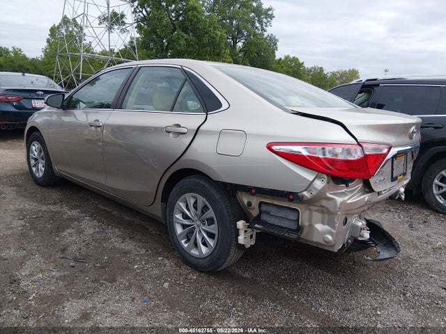 2016 Toyota CAMRY LE — фото 3