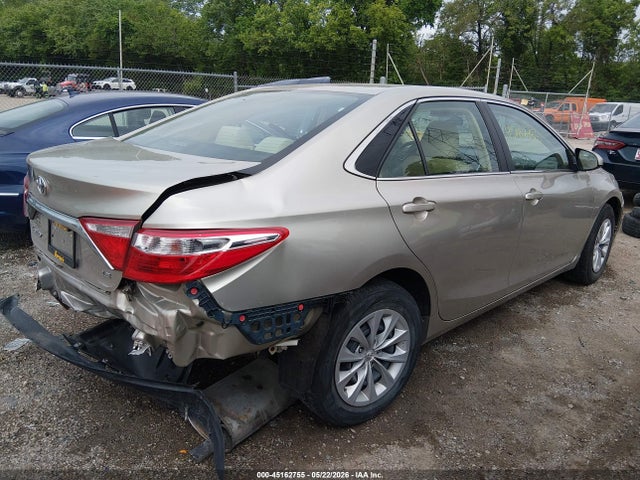 2016 Toyota CAMRY LE — фото 4