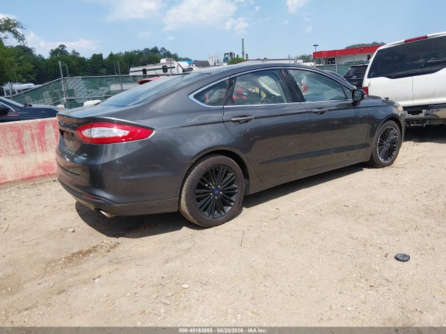 FORD FUSION SE - 4