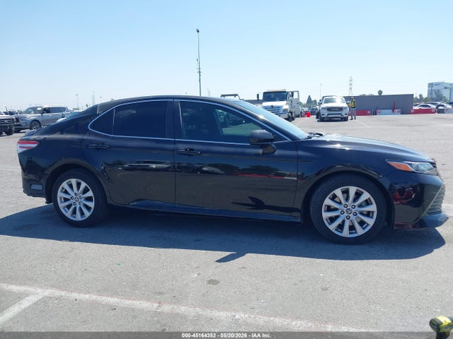 صورة مصغرة 13 لـ 2019 Toyota CAMRY LE