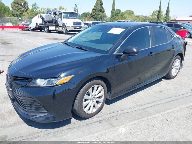 2019 Toyota CAMRY LE — фото 2