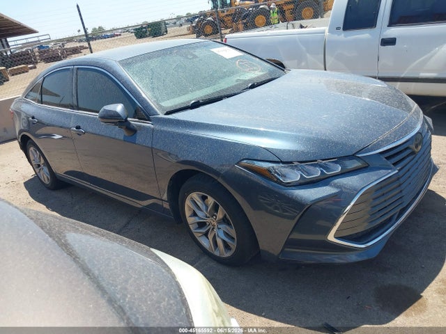 2022 TOYOTA AVALON XLE