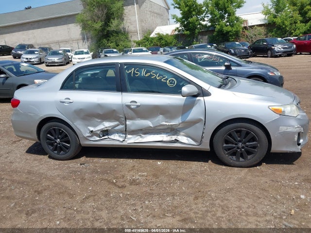 2013 Toyota COROLLA LE thumbnail 13