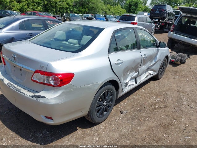 2013 Toyota COROLLA LE photo 4