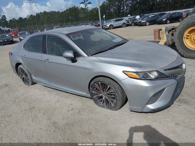 2018 TOYOTA CAMRY SE