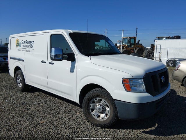2015 NISSAN NV SV V8