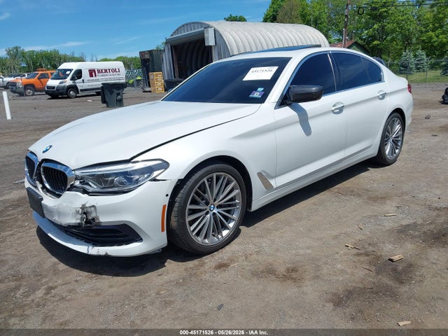 صورة 2 لـ 2017 BMW 540I XDRIVE