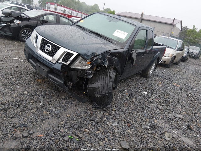 2015 Nissan FRONTIER SV — фото 2