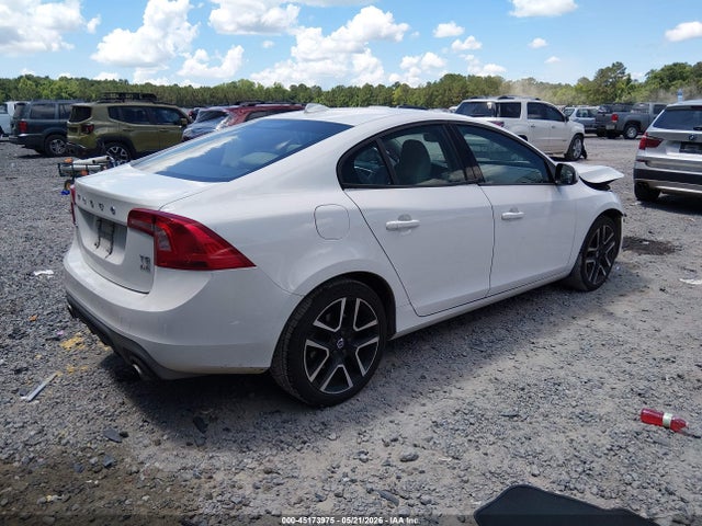 صورة 4 لـ 2017 Volvo S60 T5 DYNAMIC