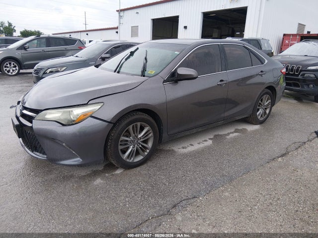 2016 Toyota CAMRY SE — фото 2