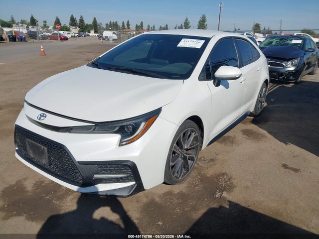 2020 Toyota COROLLA SE photo 2