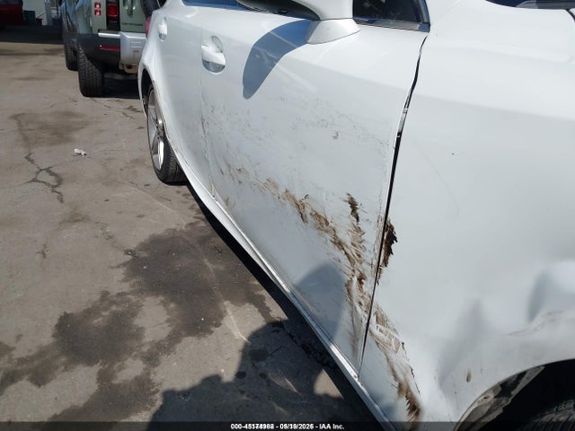 2014 Lexus IS 250 — миниатюра 17