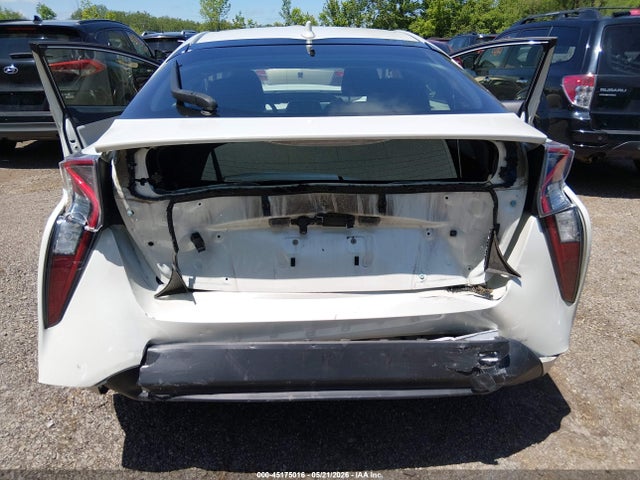 صورة 6 لـ 2017 Toyota PRIUS THREE