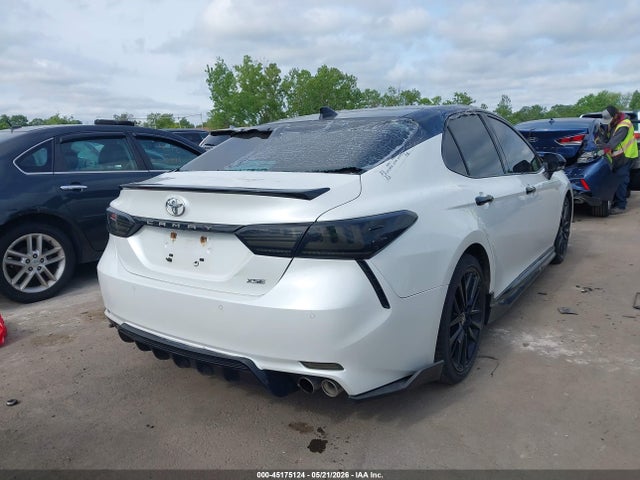 2020 Toyota CAMRY XSE photo 4
