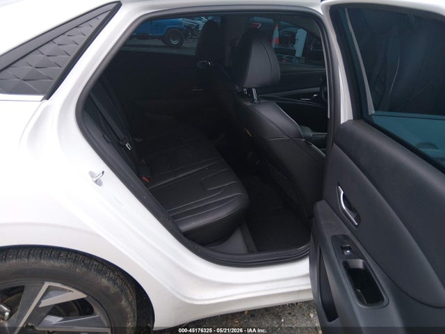 صورة 8 لـ 2025 Hyundai ELANTRA LIMITED
