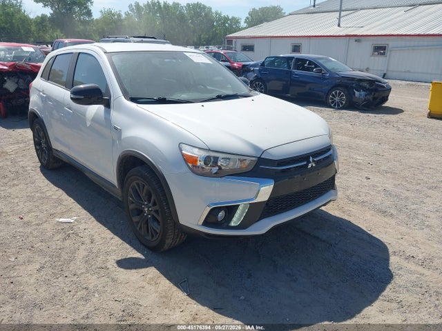 2018 MITSUBISHI OUT 2.0 LE
