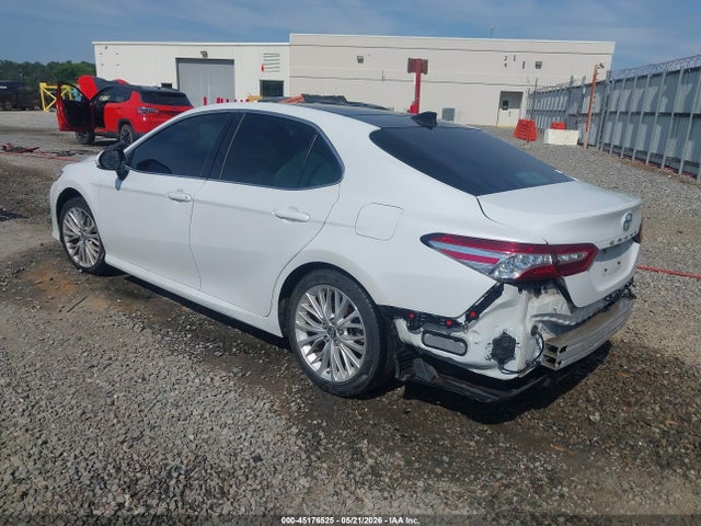 2019 Toyota CAMRY XLE 照片 3