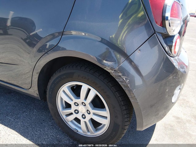 2013 Chevrolet SONIC LT AUTO — миниатюра 12