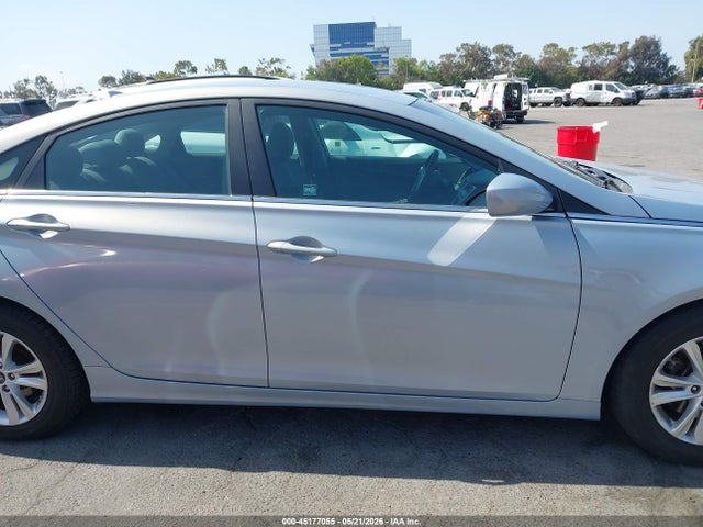 2013 Hyundai SONATA GLS — миниатюра 13