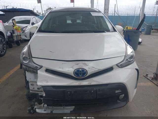 صورة مصغرة 12 لـ 2015 Toyota PRIUS V FIVE
