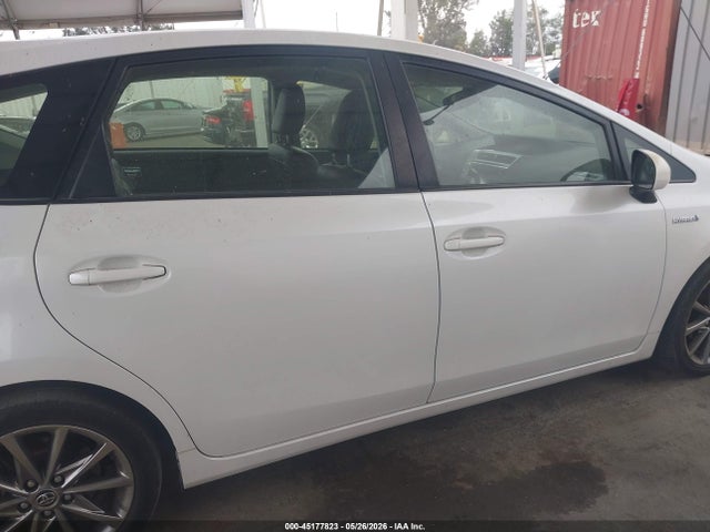صورة مصغرة 13 لـ 2015 Toyota PRIUS V FIVE