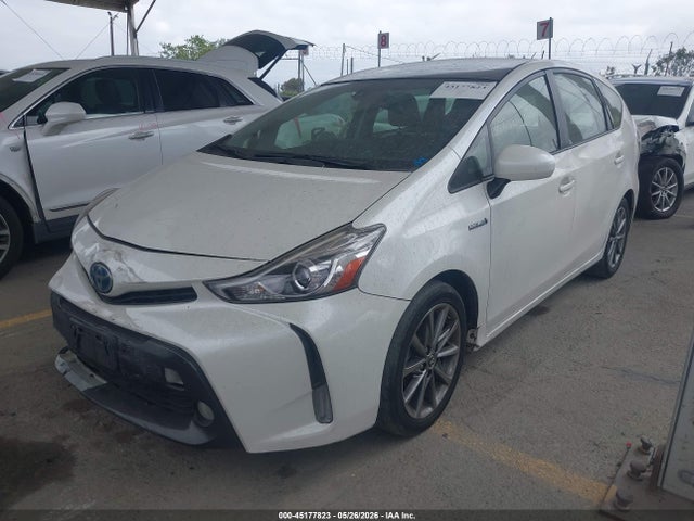 2015 Toyota PRIUS V FIVE — фото 2