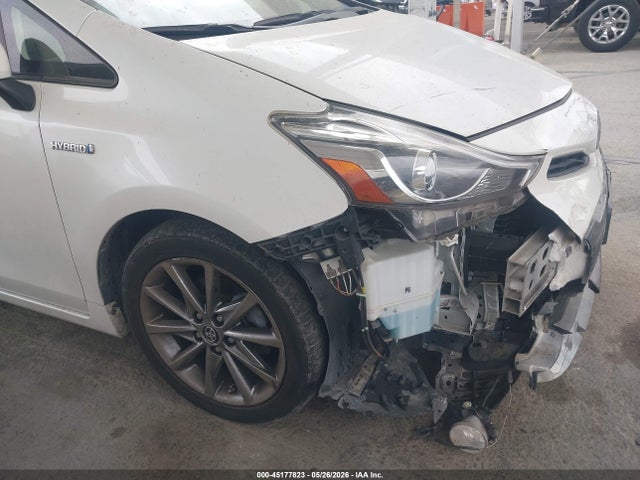 2015 Toyota PRIUS V FIVE — фото 6
