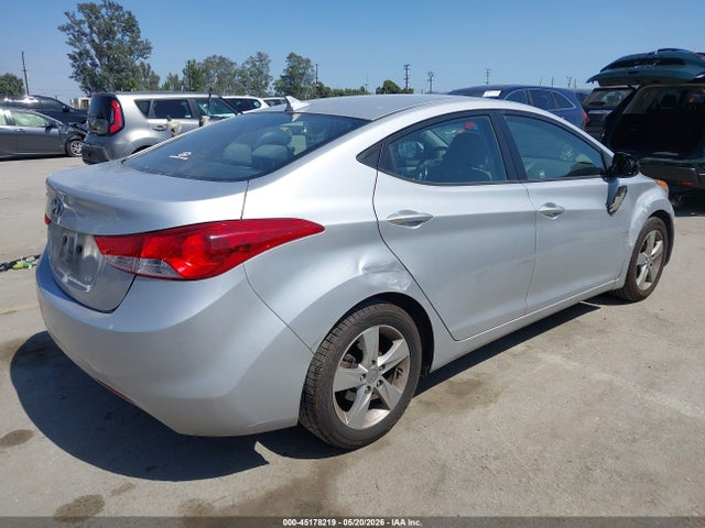 صورة 4 لـ 2013 Hyundai ELANTRA GLS