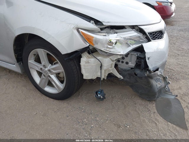 2014 Toyota CAMRY SE photo 6