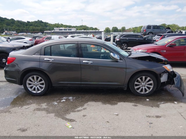 2014 Chrysler 200 LIMITED — миниатюра 13