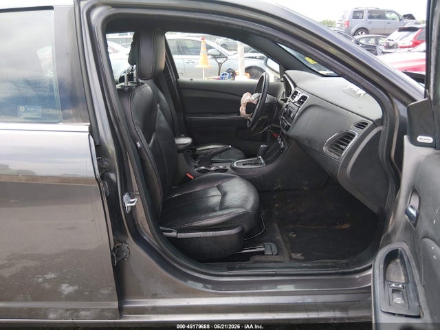 صورة 5 لـ 2014 Chrysler 200 LIMITED