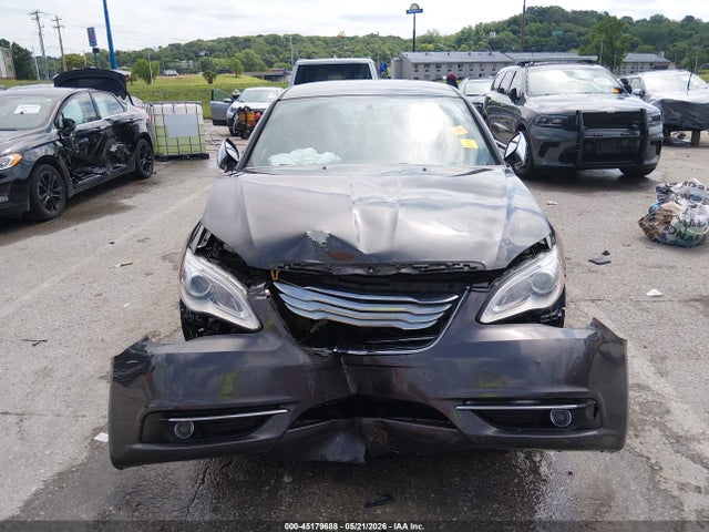 صورة 6 لـ 2014 Chrysler 200 LIMITED