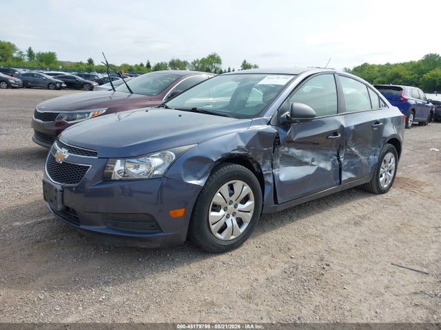 2013 Chevrolet CRUZE LS AUTO — фото 2
