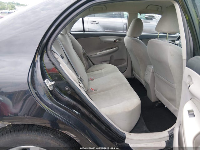 2013 Toyota COROLLA LE photo 8