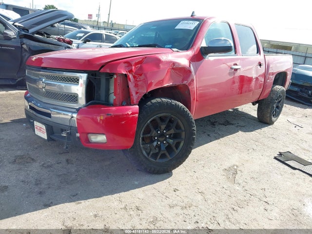 2011 Chevrolet SILVERADO 1500 LT photo 2